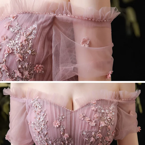 Chic / Belle Rougissant Rose de retour Robe De Graduation 2020 Princesse De l'épaule Manches Courtes Appliques En Dentelle Perlage Perle Thé Longueur Volants Dos Nu