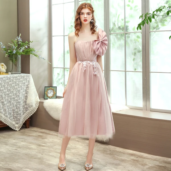 Affordable Blushing Pink Bridesmaid Dresses 2020 A-Line / Princess Backless Appliques Lace Tea-length Ruffle
