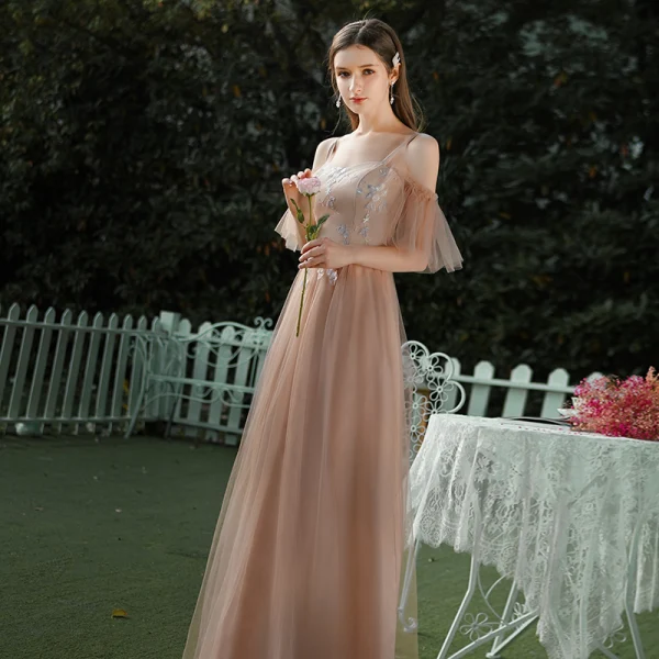 Élégant Marron Robe Demoiselle D'honneur 2020 Princesse Dos Nu Appliques En Dentelle Longue Volants