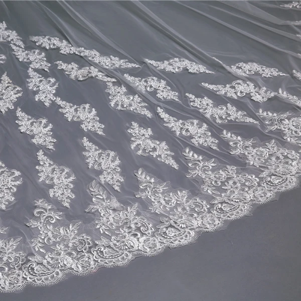 Lyx Vita 2017 Brudslöja Tyll Spets Appliqués Broderade Bröllop