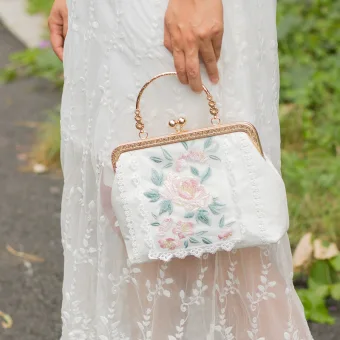Chinese Style White Square Clutch Bags 2020 Metal Appliques Lace Embroidered Flower