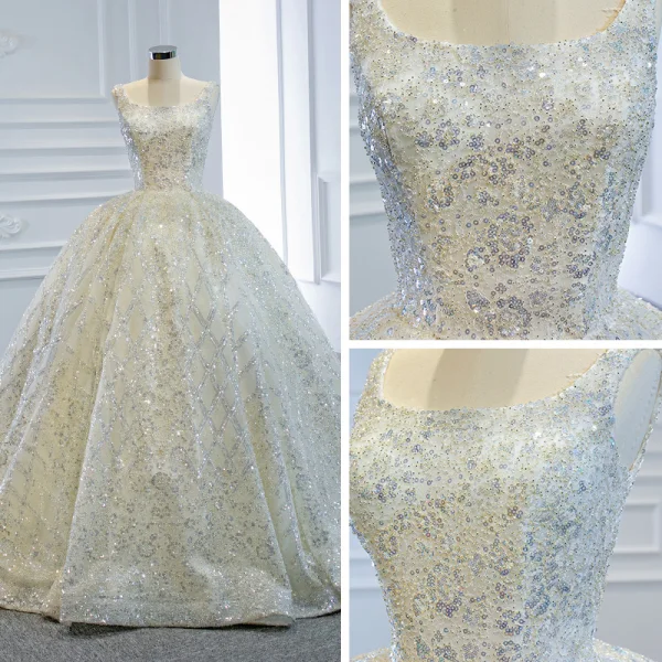 Luxe Ivoire La Mariée Robe De Mariée 2020 Robe Boule Encolure Carrée Sans Manches Dos Nu Fait main Perlage Paillettes Chapel Train Volants
