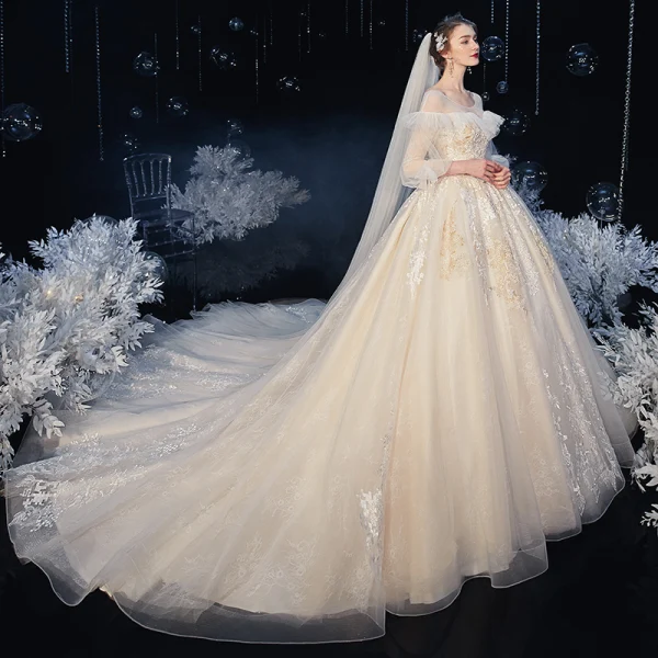 Victorian Style Ivory Bridal Wedding Dresses 2020 Ball Gown See-through Scoop Neck Puffy 3/4 Sleeve Backless Appliques Lace Cathedral Train