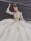 Viktorianischer Stil Champagner Hochzeits Brautkleider / Hochzeitskleider 2020 Ballkleid Durchsichtige Stehkragen Geschwollenes Lange Ärmel Rückenfreies Handgefertigt Perlenstickerei Perle Applikationen Spitze Königliche Schleppe