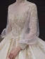 Viktorianischer Stil Champagner Hochzeits Brautkleider / Hochzeitskleider 2020 Ballkleid Durchsichtige Stehkragen Geschwollenes Lange Ärmel Rückenfreies Handgefertigt Perlenstickerei Perle Applikationen Spitze Königliche Schleppe