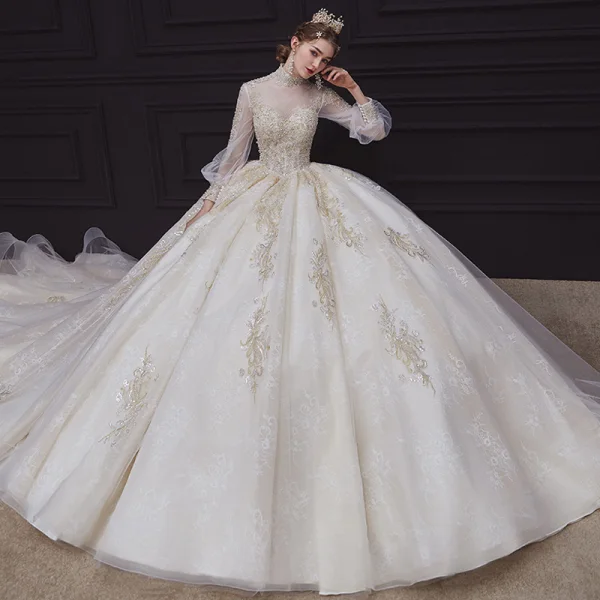 Viktorianischer Stil Champagner Hochzeits Brautkleider / Hochzeitskleider 2020 Ballkleid Durchsichtige Stehkragen Geschwollenes Lange Ärmel Rückenfreies Handgefertigt Perlenstickerei Perle Applikationen Spitze Königliche Schleppe
