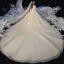 Élégant Champagne La Mariée Robe De Mariée 2020 Robe Boule De l'épaule Manches Courtes Dos Nu Appliques En Dentelle Perlage Glitter Tulle Royal Train Volants
