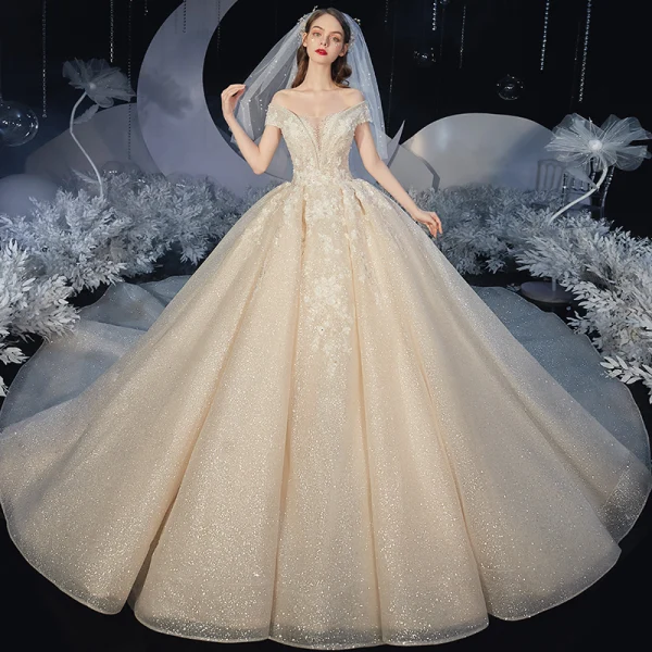 Élégant Champagne La Mariée Robe De Mariée 2020 Robe Boule De l'épaule Manches Courtes Dos Nu Appliques En Dentelle Perlage Glitter Tulle Royal Train Volants