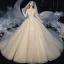 Élégant Champagne La Mariée Robe De Mariée 2020 Robe Boule De l'épaule Manches Courtes Dos Nu Appliques En Dentelle Perlage Glitter Tulle Royal Train Volants