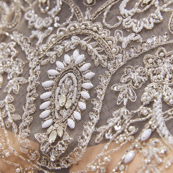Illusion Ivory / Creme Hochzeits Brautkleider / Hochzeitskleider 2020 Ballkleid Durchsichtige Stehkragen Kurze Ärmel Rückenfreies Handgefertigt Perlenstickerei Kapelle-Schleppe