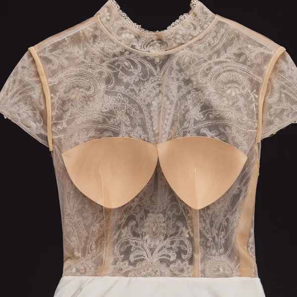 Illusion Ivory / Creme Hochzeits Brautkleider / Hochzeitskleider 2020 Ballkleid Durchsichtige Stehkragen Kurze Ärmel Rückenfreies Handgefertigt Perlenstickerei Kapelle-Schleppe