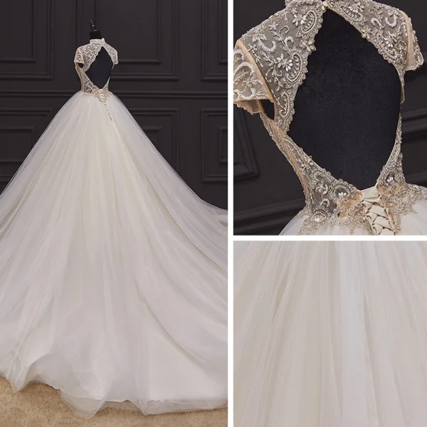 Illusion Ivory / Creme Hochzeits Brautkleider / Hochzeitskleider 2020 Ballkleid Durchsichtige Stehkragen Kurze Ärmel Rückenfreies Handgefertigt Perlenstickerei Kapelle-Schleppe