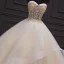 Luksus Champagne Bryllups Brudekjoler 2020 Ballkjole Kjæreste Uten Ermer Ryggløse Beading Chapel Train Gripende Ruffles