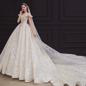 Vintage Originale Champagne La Mariée Robe De Mariée 2020 Robe Boule Transparentes Encolure Carrée Manches Courtes Dos Nu Perlage Appliques En Dentelle Paillettes Glitter Tulle Cathedral Train Volants
