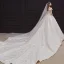 Vintage / Originale Champagne La Mariée Robe De Mariée 2020 Robe Boule Transparentes Encolure Carrée Manches Courtes Dos Nu Perlage Appliques En Dentelle Paillettes Glitter Tulle Cathedral Train Volants