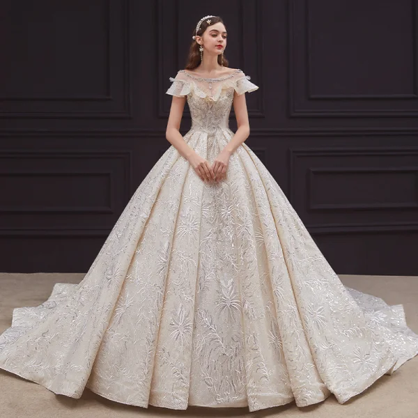 Vintage / Originale Champagne La Mariée Robe De Mariée 2020 Robe Boule Transparentes Encolure Carrée Manches Courtes Dos Nu Perlage Appliques En Dentelle Paillettes Glitter Tulle Cathedral Train Volants