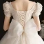 Vintage / Originale Style Victorien Champagne La Mariée Robe De Mariée 2020 Robe Boule Encolure Carrée Gonflée Manches Courtes Dos Nu Appliques Paillettes Glitter Tulle Cathedral Train