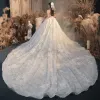 Lyx Elfenben Brud Bröllopsklänningar 2020 Balklänning Älskling Ärmlös Halterneck Appliqués Spets Blomma Beading Cathedral Train Ruffle
