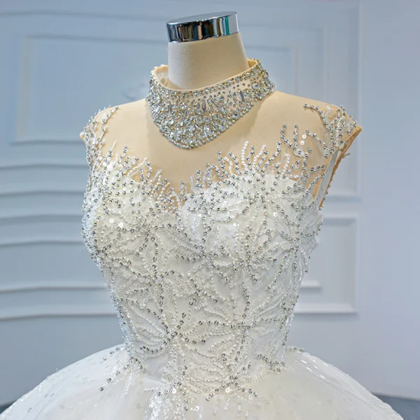 Luxus / Herrlich Weiß Durchsichtige Hochzeits Brautkleider / Hochzeitskleider 2020 Ballkleid Stehkragen Kurze Ärmel Rückenfreies Handgefertigt Perlenstickerei Pailletten Kapelle-Schleppe Rüschen