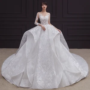 Illusion Blanche Transparentes La Mariée Robe De Mariée 2020 Robe Boule Encolure Dégagée 3 4 Manches Dos Nu Perlage Appliques En Dentelle Cathedral Train Volants