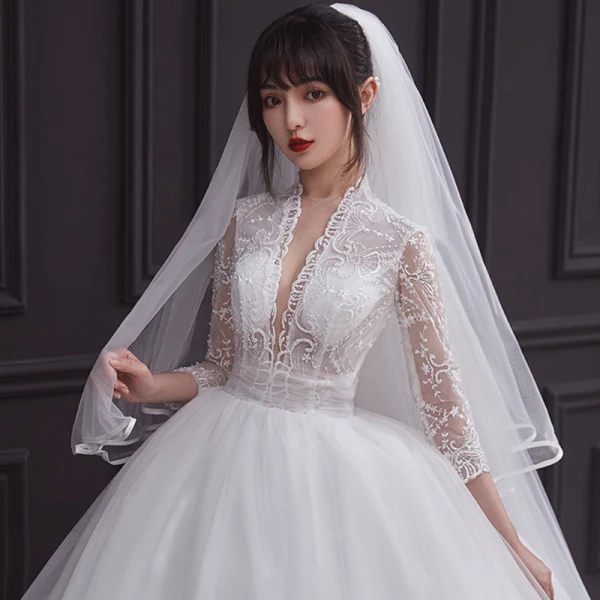 Vintage / Originale Blanche La Mariée Robe De Mariée 2020 Empire Transparentes Col v profond 3/4 Manches Appliques En Dentelle Perlage Volants Tribunal Train
