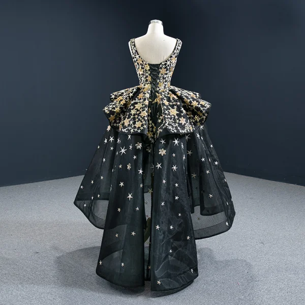 Vintage / Originale Quinceañera Noire Robe De Bal 2020 Robe Boule Encolure Carrée Sans Manches Étoile Brodé Paillettes Asymétrique Dos Nu Volants Robe De Ceremonie