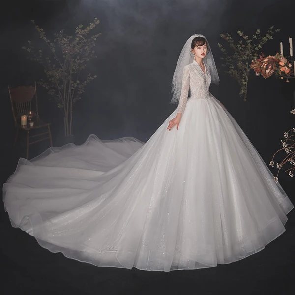 Vintage / Retro White Bridal Wedding Dresses 2020 Ball Gown V-Neck Long Sleeve Beading Glitter Tulle Sequins Cathedral Train Ruffle