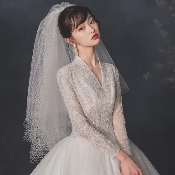 Vintage / Retro White Bridal Wedding Dresses 2020 Ball Gown V-Neck Long Sleeve Beading Glitter Tulle Sequins Cathedral Train Ruffle