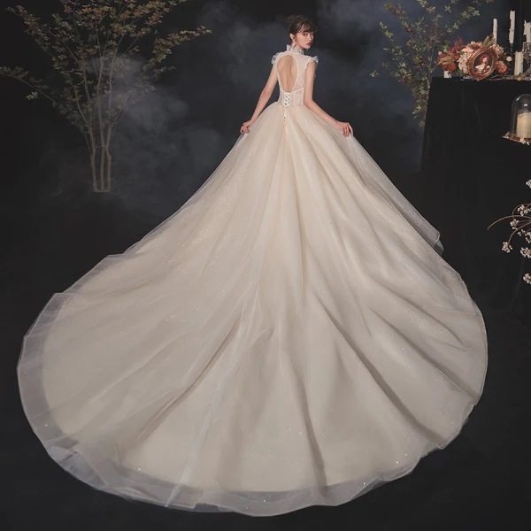 Vintage / Originale Champagne Transparentes La Mariée Robe De Mariée 2020 Robe Boule Col Haut Sans Manches Dos Nu Perlage Perle Glitter Tulle Paillettes Cathedral Train Volants