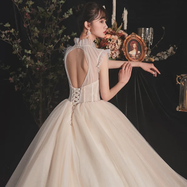 Vintage / Originale Champagne Transparentes La Mariée Robe De Mariée 2020 Robe Boule Col Haut Sans Manches Dos Nu Perlage Perle Glitter Tulle Paillettes Cathedral Train Volants