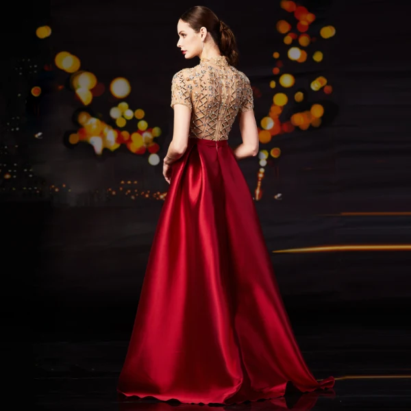 Vintage / Originale Rouge Satin Robe De Bal 2020 Princesse Transparentes Col Haut Manches Courtes Perlage Faux Diamant Paillettes Train De Balayage Volants Robe De Ceremonie