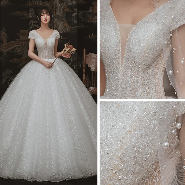 High End Ivory / Creme Spitze Brautkleider / Hochzeitskleider 2020 Ballkleid Durchsichtige Tiefer V-Ausschnitt Kurze Ärmel Rückenfreies Handgefertigt Perlenstickerei Glanz Tülle Lange Rüschen