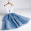 Zwei Töne Meeresblau Cocktailkleider 2020 A Linie V-Ausschnitt Ärmellos Strass Stoffgürtel Glanz Polyester Knielang Rüschen Rückenfreies Festliche Kleider