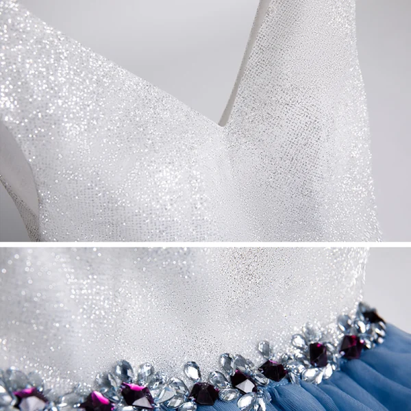Zwei Töne Meeresblau Cocktailkleider 2020 A Linie V-Ausschnitt Ärmellos Strass Stoffgürtel Glanz Polyester Knielang Rüschen Rückenfreies Festliche Kleider