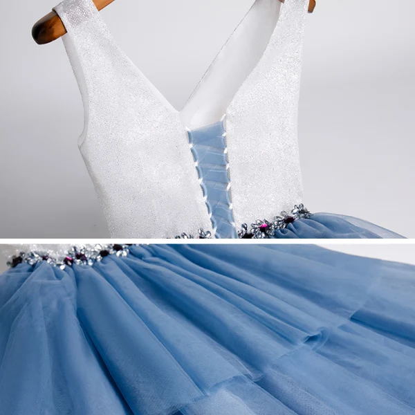 Zwei Töne Meeresblau Cocktailkleider 2020 A Linie V-Ausschnitt Ärmellos Strass Stoffgürtel Glanz Polyester Knielang Rüschen Rückenfreies Festliche Kleider
