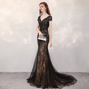 High End Black Lace Evening Dresses 2020 Trumpet Mermaid V Neck Short Sleeve Rhinestone Beading Sweep Train Ruffle Backless Formal Dresses