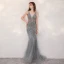 Sexy Gris Robe De Soirée 2020 Trompette / Sirène Transparentes Col v profond Sans Manches Fait main Perlage Train De Balayage Dos Nu Robe De Ceremonie