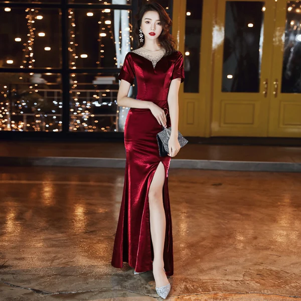 Vintage / Originale Bleu Roi Velour Robe De Soirée 2020 Trompette / Sirène Transparentes Encolure Dégagée Manches Courtes Faux Diamant Fendue devant Longue Robe De Ceremonie