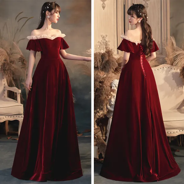 Proste / Simple Czerwone Welur Sukienki Wieczorowe 2020 Princessa Przy Ramieniu Rękawy z dzwoneczkami Długie Wzburzyć Bez Pleców Sukienki Wizytowe
