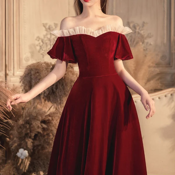 Modest / Simple Red Velour Evening Dresses 2020 A-Line / Princess Off-The-Shoulder Bell sleeves Floor-Length / Long Ruffle Backless Formal Dresses