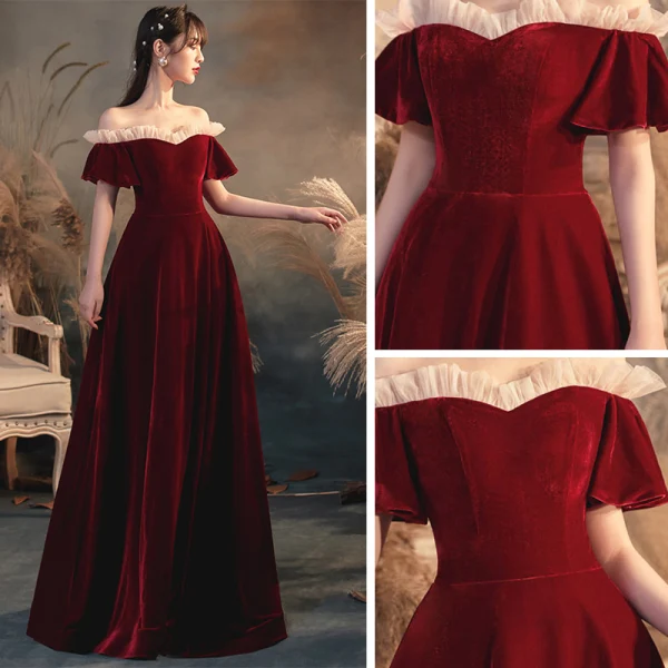 Schlicht Rot Velour Abendkleider 2020 A Linie Off Shoulder Glockenhülsen Lange Rüschen Rückenfreies Festliche Kleider