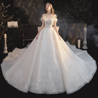 Élégant Champagne La Mariée Robe De Mariée 2020 Robe Boule De L 039 Épaule Manches Courtes Dos Nu Paillettes Perlage Glitter Tulle Cathedral Train Volants