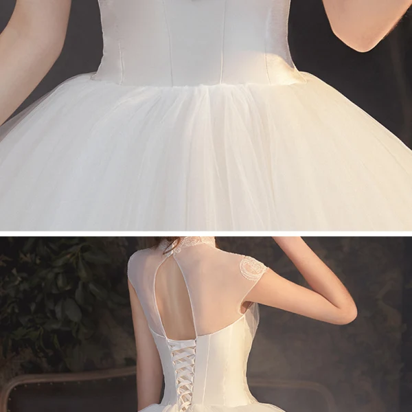 Vintage / Originale Blanche La Mariée Robe De Mariée 2020 Robe Boule Transparentes Col Haut Sans Manches Dos Nu Appliques En Dentelle Perlage Cathedral Train Volants