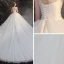Vintage / Originale Blanche La Mariée Robe De Mariée 2020 Robe Boule Transparentes Col Haut Sans Manches Dos Nu Appliques En Dentelle Perlage Cathedral Train Volants