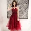 Chic / Belle Bordeaux Robe De Cocktail 2020 Princesse Bretelles Spaghetti Sans Manches Appliques En Dentelle Perlage Paillettes Thé Longueur Volants Dos Nu Robe De Ceremonie