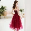 Chic / Belle Bordeaux Robe De Cocktail 2020 Princesse Bretelles Spaghetti Sans Manches Appliques En Dentelle Perlage Paillettes Thé Longueur Volants Dos Nu Robe De Ceremonie