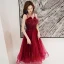 Chic / Belle Bordeaux Robe De Cocktail 2020 Princesse Bretelles Spaghetti Sans Manches Appliques En Dentelle Perlage Paillettes Thé Longueur Volants Dos Nu Robe De Ceremonie