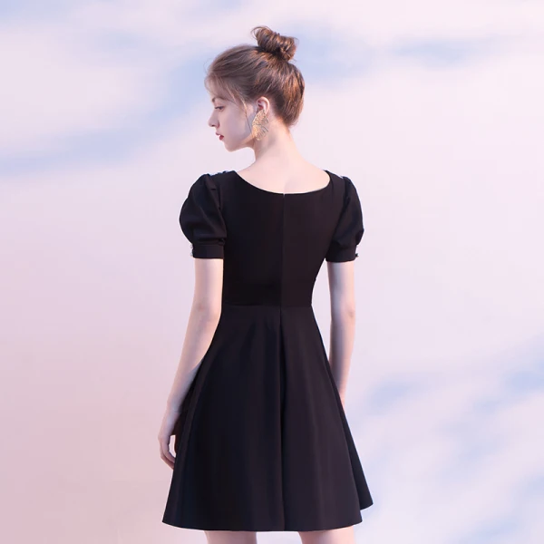 Modest / Simple Black Homecoming Graduation Dresses 2020 A-Line / Princess V-Neck Puffy Short Sleeve Appliques Lace Short Ruffle Little Black Dress