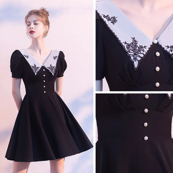 Modest / Simple Black Homecoming Graduation Dresses 2020 A-Line / Princess V-Neck Puffy Short Sleeve Appliques Lace Short Ruffle Little Black Dress