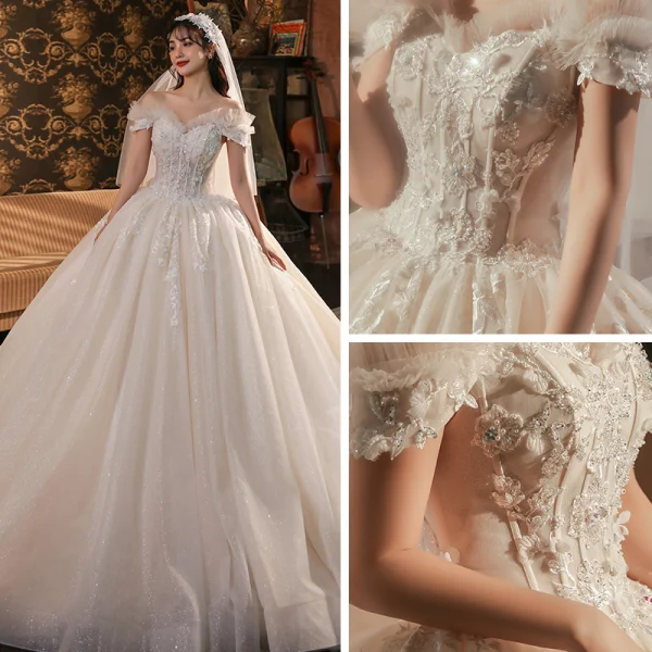 Römisch Champagner Hochzeits Brautkleider / Hochzeitskleider 2020 Ballkleid Off Shoulder Kurze Ärmel Rückenfreies Applikationen Spitze Perlenstickerei Glanz Tülle Kathedrale Schleppe Rüschen